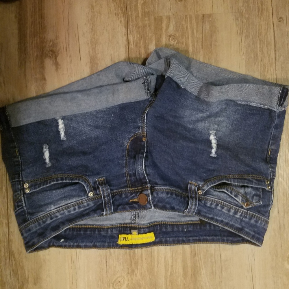 Y.M.I wanna beta but shorts size 11.